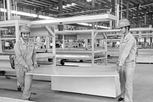 集體過生日 開展 民族團結(jié)一家親 活動 住上新宿舍 和田少數(shù)民族員工實現(xiàn)轉(zhuǎn)移就業(yè) 開啟新生活